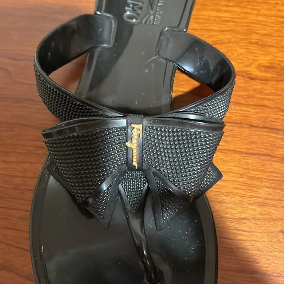 Sandals - Picture 3 of 4